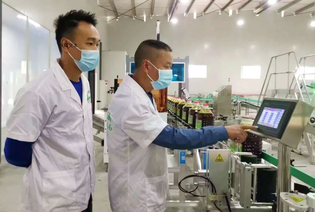 重质量、强业务、抓管理、拓市场，做好推广“湄潭菜籽油”品牌的搬运工！